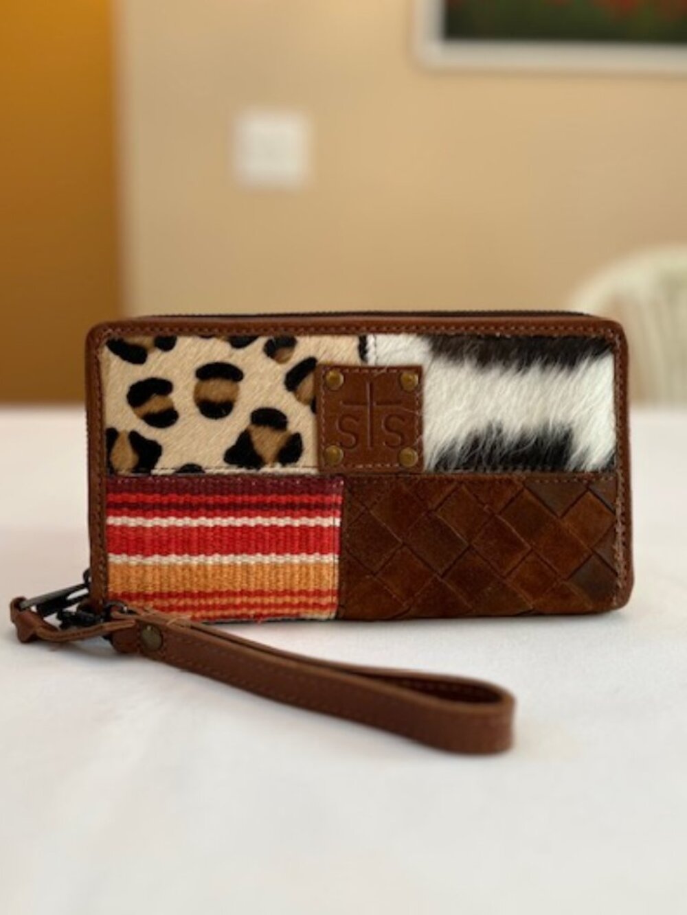 STS RANCHWEAR | Chaynee Mountain Wallet Wristlet Bifold Organizer-EUC